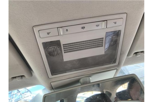 Recambio de luz delantero central techo para seat leon (1p1) 1.9 tdi referencia OEM IAM 5P0947111F  
