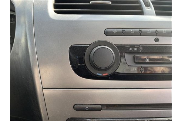 Recambio de mandos climatizador para seat leon (1p1) 1.9 tdi referencia OEM IAM 5P0907044R 5HB01017012 