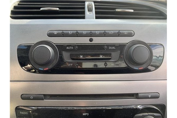 Recambio de mandos climatizador para seat leon (1p1) 1.9 tdi referencia OEM IAM 5P0907044R 5HB01017012 