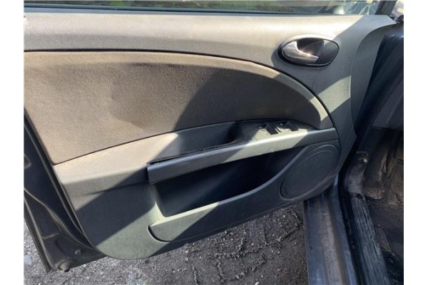 Recambio de motor elevalunas delantero izquierdo para seat leon (1p1) 1.9 tdi referencia OEM IAM 1T0959701L  