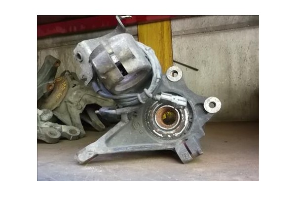 Recambio de mangueta delantero izquierda para citroen xsara picasso 1.8 16v referencia OEM IAM   