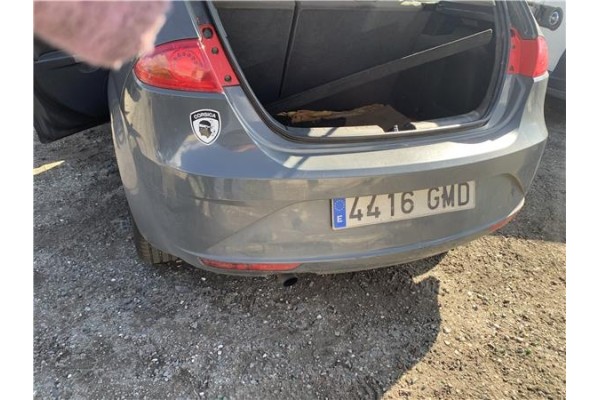 Recambio de paragolpes trasero para seat leon (1p1) 1.9 tdi referencia OEM IAM 1P0807421GRU  