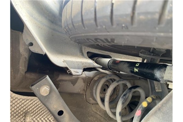 Recambio de pase rueda trasero derecho para seat leon (1p1) 1.9 tdi referencia OEM IAM 1P0810970A  