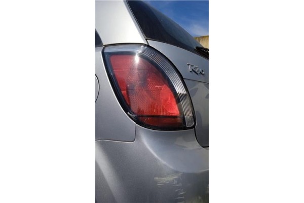 Recambio de piloto trasero izquierdo para kia rio (jb) 1.4 16v referencia OEM IAM   