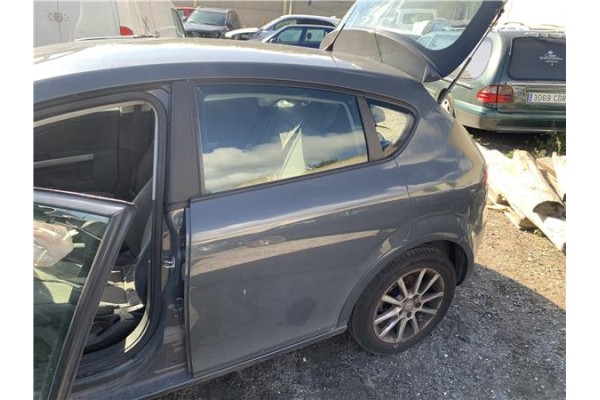 Recambio de puerta trasero izquierda para seat leon (1p1) 1.9 tdi referencia OEM IAM 1P0833055  