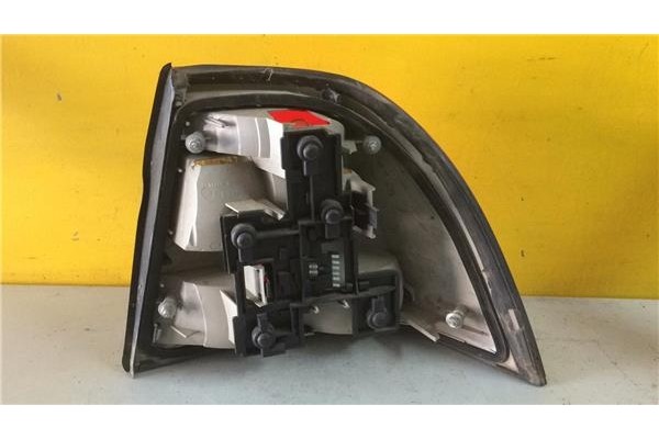 Recambio de piloto trasero izquierdo para opel vectra b berlina 2.0 dti 16v referencia OEM IAM 1223242  