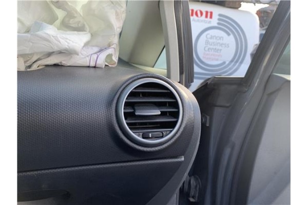 Recambio de rejilla entrada de aire para seat leon (1p1) 1.9 tdi referencia OEM IAM 1P081920347V  