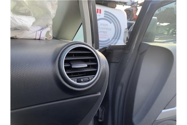 Recambio de rejilla entrada de aire para seat leon (1p1) 1.9 tdi referencia OEM IAM 1P081920347V  