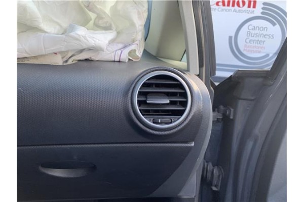 Recambio de rejilla entrada de aire para seat leon (1p1) 1.9 tdi referencia OEM IAM 1P081920347V  