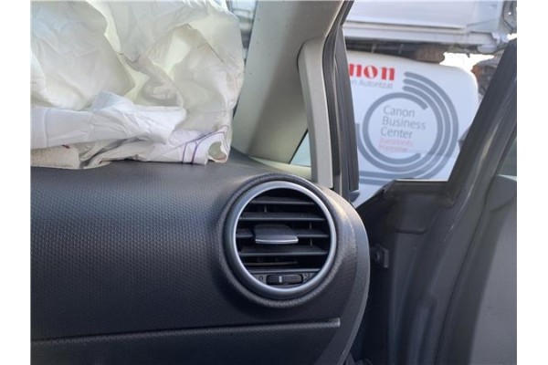 Recambio de rejilla entrada de aire para seat leon (1p1) 1.9 tdi referencia OEM IAM 1P081920347V  