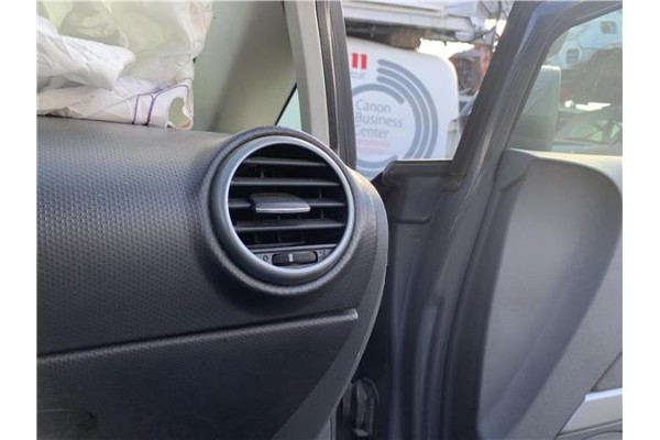 Recambio de rejilla entrada de aire para seat leon (1p1) 1.9 tdi referencia OEM IAM 1P081920347V  