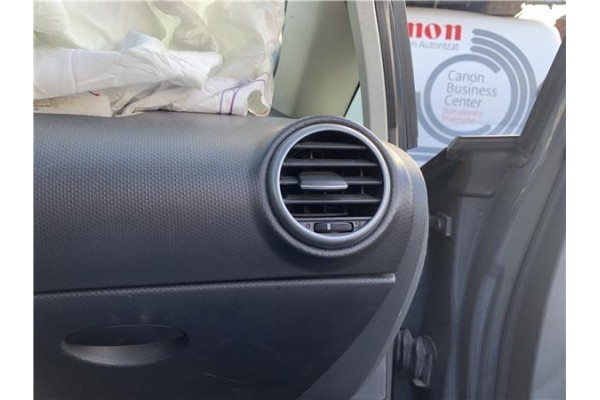 Recambio de rejilla entrada de aire para seat leon (1p1) 1.9 tdi referencia OEM IAM 1P081920347V  