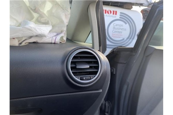 Recambio de rejilla entrada de aire para seat leon (1p1) 1.9 tdi referencia OEM IAM 1P081920347V  