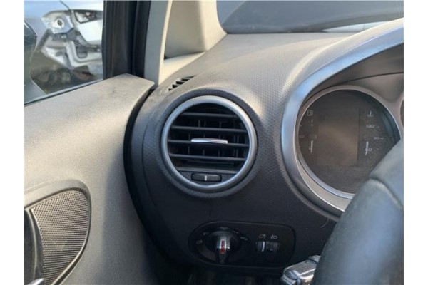 Recambio de rejilla entrada de aire para seat leon (1p1) 1.9 tdi referencia OEM IAM 1P081920347V  