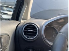 Recambio de rejilla entrada de aire para seat leon (1p1) 1.9 tdi referencia OEM IAM 1P081920347V  