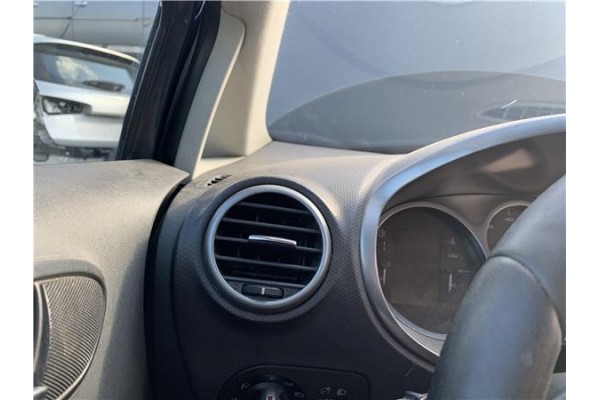 Recambio de rejilla entrada de aire para seat leon (1p1) 1.9 tdi referencia OEM IAM 1P081920347V  