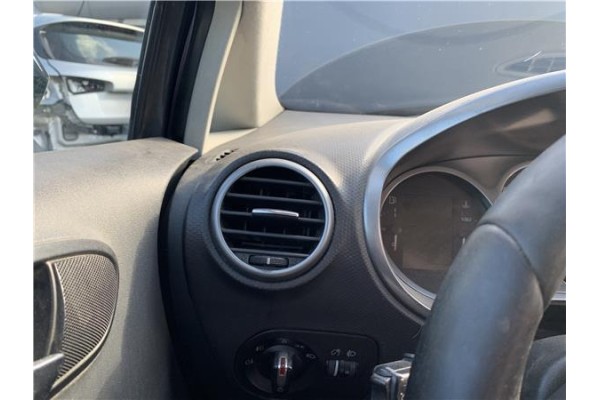 Recambio de rejilla entrada de aire para seat leon (1p1) 1.9 tdi referencia OEM IAM 1P081920347V  