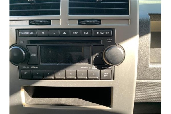 Recambio de autoradio para jeep compass (mk) 2.0 sport referencia OEM IAM 5091509AG  