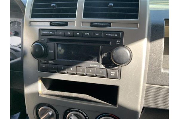 Recambio de autoradio para jeep compass (mk) 2.0 sport referencia OEM IAM 5091509AG  