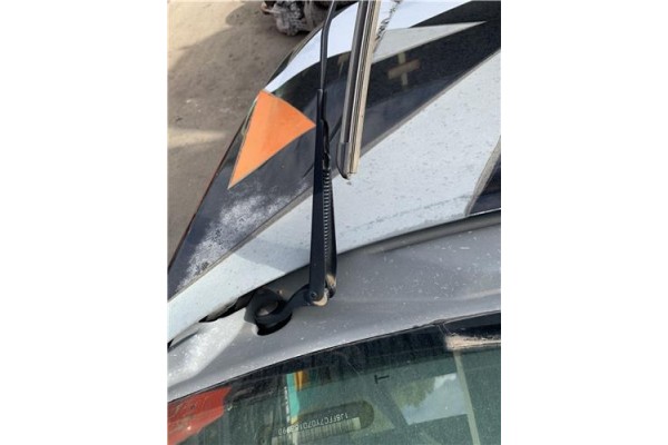 Recambio de brazo limpiaparabrisas delantero izquierdo para jeep compass (mk) 2.0 sport referencia OEM IAM 68002027AA  