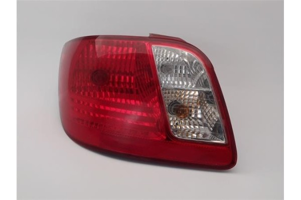 Recambio de piloto trasero izquierdo para kia rio (jb) 1.5 crdi referencia OEM IAM   