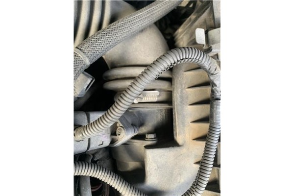 Recambio de caudalimetro para jeep compass (mk) 2.0 sport referencia OEM IAM 0281002779 05033320AA 