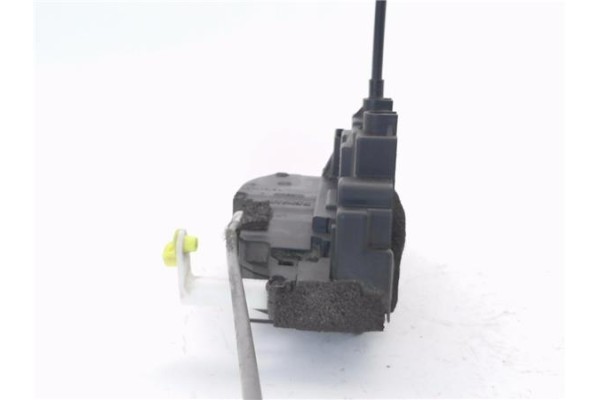 Recambio de cierre electromagnetico delantero izquierdo para nissan qashqai (j10) 1.5 360 referencia OEM IAM 80501EY11D 80501EY1