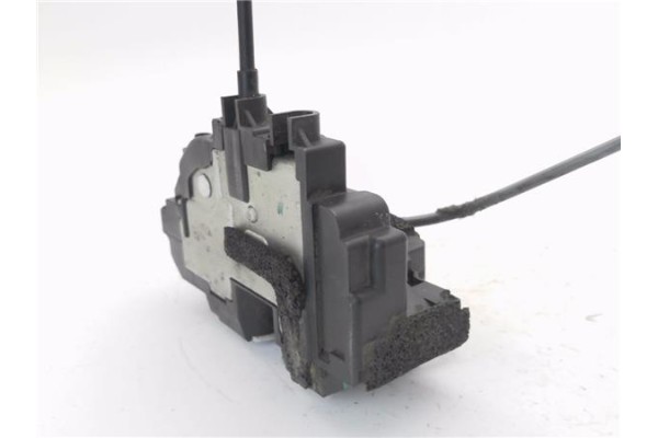 Recambio de cierre electromagnetico delantero derecho para nissan qashqai (j10) 1.5 360 referencia OEM IAM 80500EY11D 80500EY12D