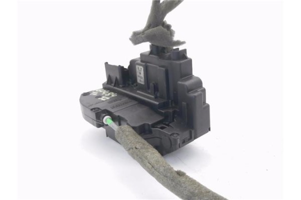 Recambio de cierre electromagnetico trasero izquierdo para nissan qashqai (j10) 1.5 360 referencia OEM IAM 82501JD900 82501JD90B