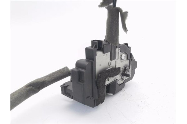 Recambio de cierre electromagnetico trasero izquierdo para nissan qashqai (j10) 1.5 360 referencia OEM IAM 82501JD900 82501JD90B