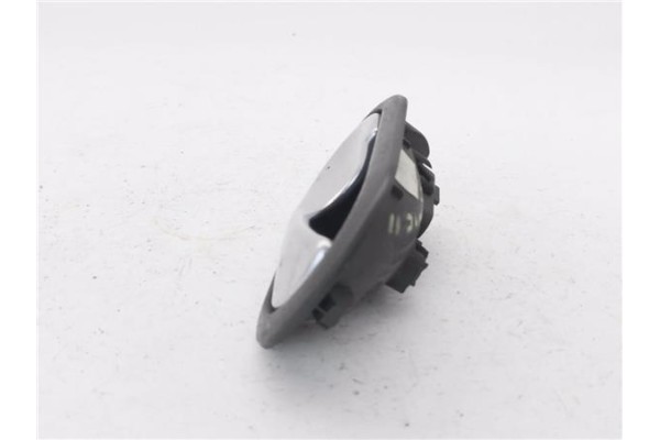 Recambio de manilla int. puerta delantero izquierda para renault scenic ii (jm) 1.9 dci (jm12, jm0g) referencia OEM IAM 82000284
