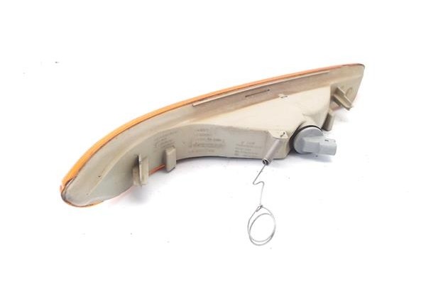 Recambio de intermitente delantero izquierdo para renault master ii furgón (fd) 2.2 dci 90 referencia OEM IAM 38230748  