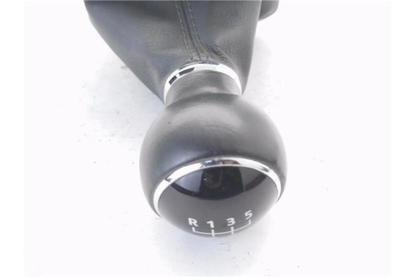 Recambio de pomo palanca cambio para seat ibiza (kj1) 1.0 style referencia OEM IAM 6F0711113M  