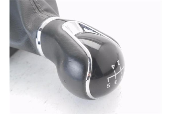 Recambio de pomo palanca cambio para seat ibiza (kj1) 1.0 style referencia OEM IAM 6F0711113M  