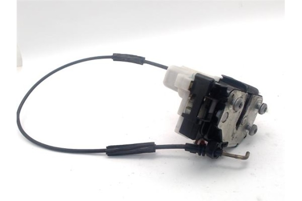 Recambio de cerradura puerta delantero derecha para fiat 500 1.3 d multijet referencia OEM IAM   