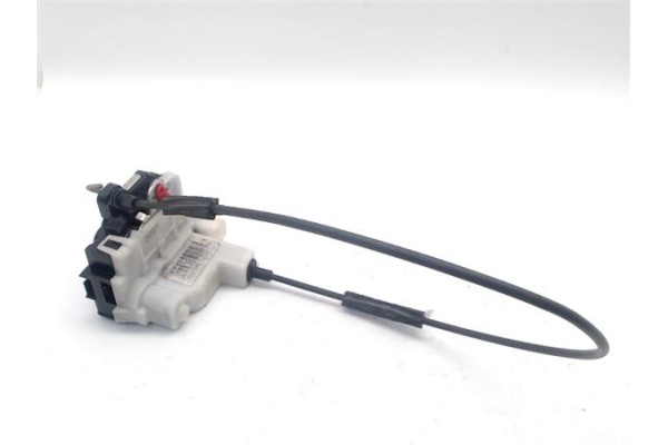 Recambio de cerradura puerta delantero derecha para fiat 500 1.3 d multijet referencia OEM IAM   
