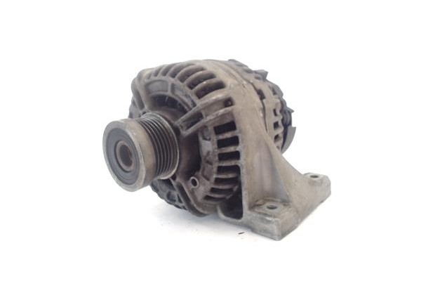 Recambio de alternador para volvo s60 berlina 2.4 d5 referencia OEM IAM 30667787  