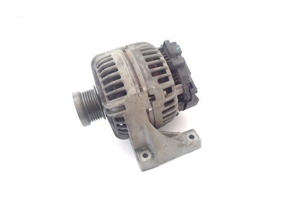 Recambio de alternador para volvo s60 berlina 2.4 d5 referencia OEM IAM 30667787  