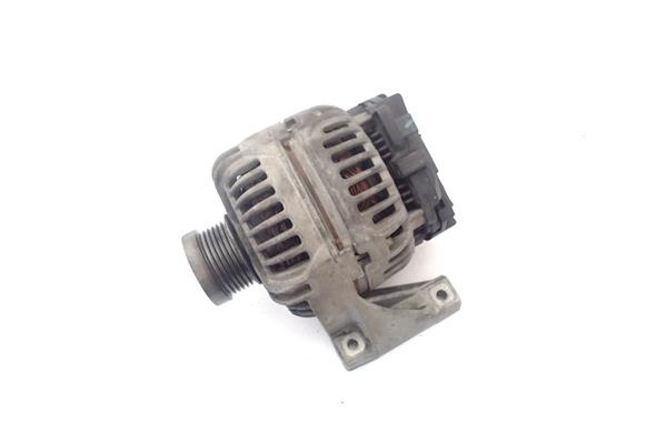 Recambio de alternador para volvo s60 berlina 2.4 d5 referencia OEM IAM 30667787  