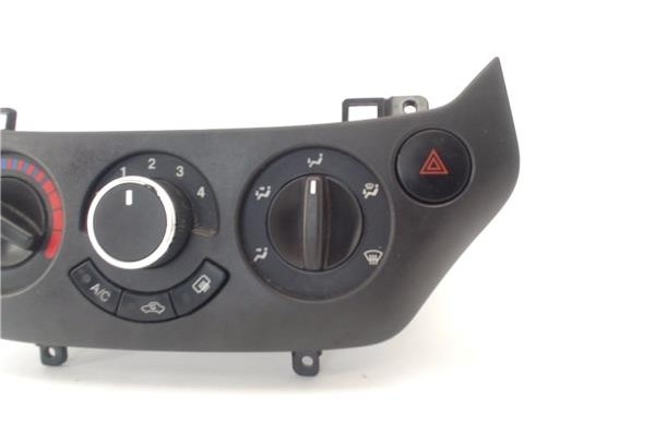 Recambio de mandos climatizador para chevrolet aveo hatchback 1.2 ls referencia OEM IAM T250LHDAC  