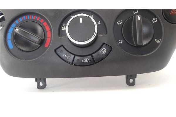 Recambio de mandos climatizador para chevrolet aveo hatchback 1.2 ls referencia OEM IAM T250LHDAC  