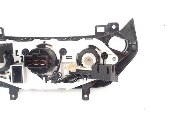 Recambio de mandos climatizador para chevrolet aveo hatchback 1.2 ls referencia OEM IAM T250LHDAC  