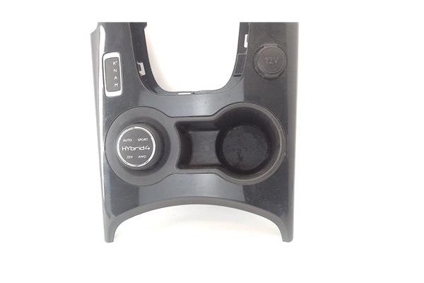 Recambio de embellecedor consola central para peugeot 3008 2.0 style referencia OEM IAM 9815720077  