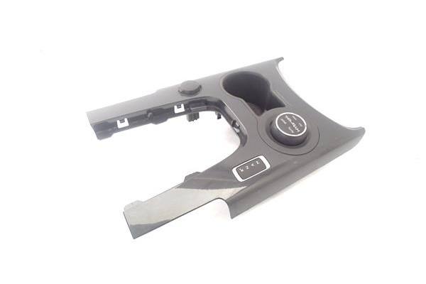 Recambio de embellecedor consola central para peugeot 3008 2.0 style referencia OEM IAM 9815720077  