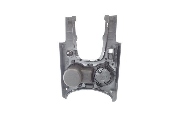 Recambio de embellecedor consola central para peugeot 3008 2.0 style referencia OEM IAM 9815720077  