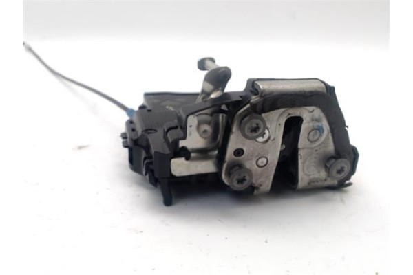 Recambio de cerradura puerta trasero izquierda para toyota auris (e15) 2.0 d-4d referencia OEM IAM   