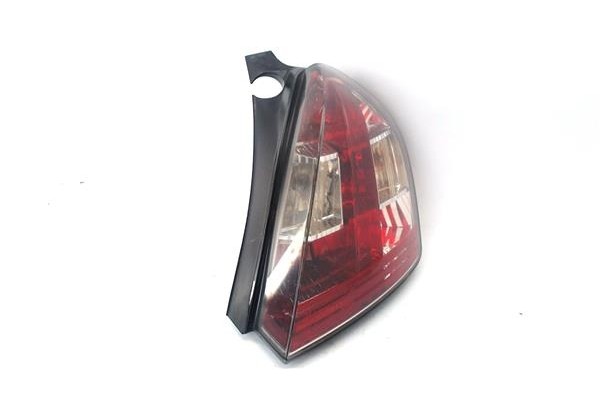 Recambio de piloto trasero derecho para fiat stilo (192) 1.9 jtd (192_xe1a) referencia OEM IAM 46823705  