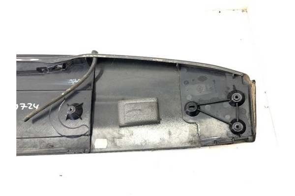 Recambio de aleron trasero para renault clio ii fase ii (b/cb0) 1.5 authentique referencia OEM IAM 7700427352  