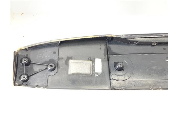 Recambio de aleron trasero para renault clio ii fase ii (b/cb0) 1.5 authentique referencia OEM IAM 7700427352  