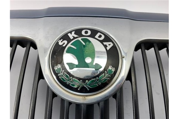 Recambio de rejilla capo para skoda superb (3u4) 1.9 tdi referencia OEM IAM 3U08536510  